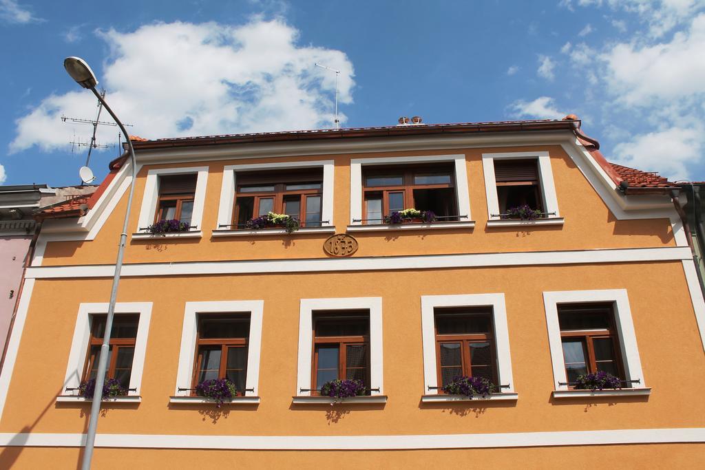 Apartments & Suites Zluta Hruska Пилзен Екстериор снимка