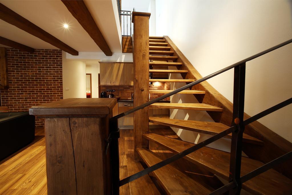 Apartments & Suites Zluta Hruska Пилзен Екстериор снимка